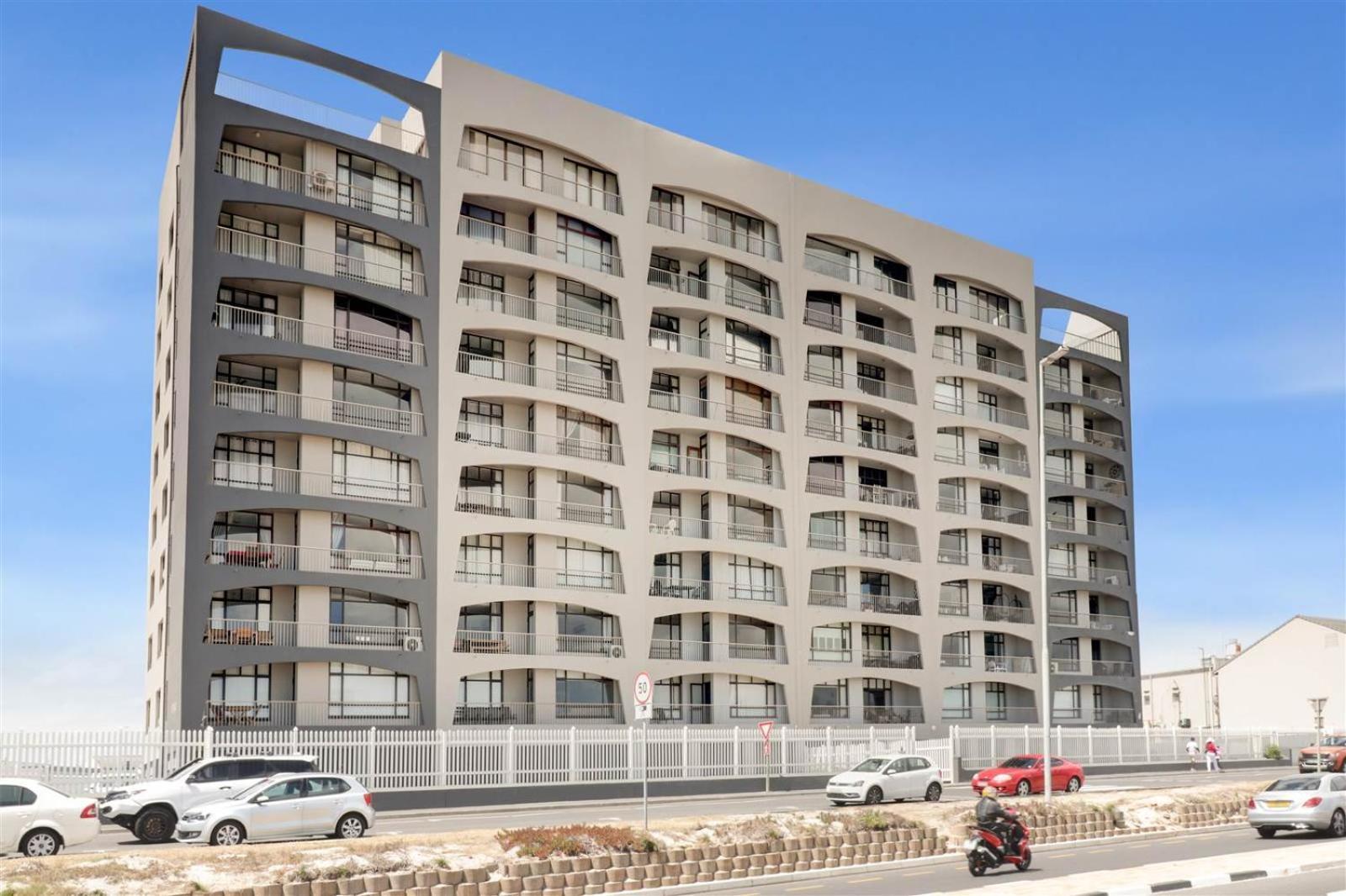 Beachfront Breeze Apartment